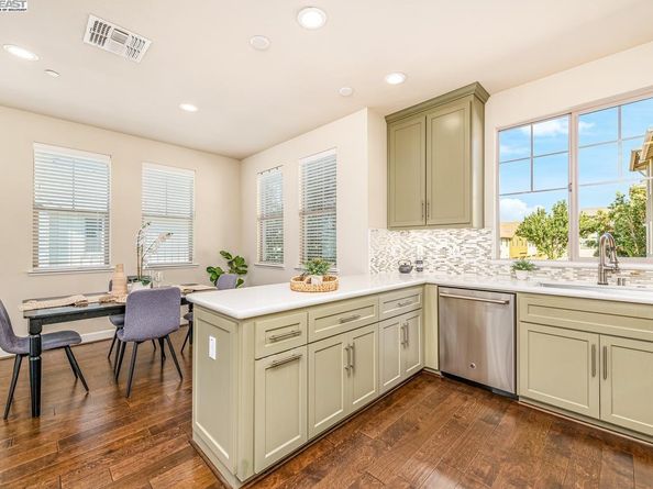 319 Basswood Cmn 15, Livermore CA 94551