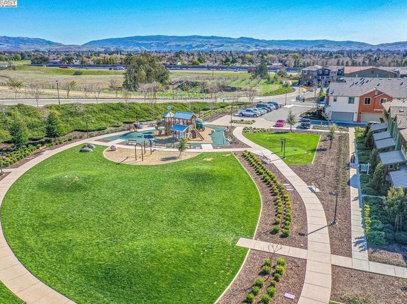 319 Basswood Cmn 15, Livermore CA 94551