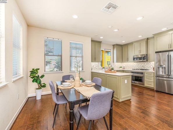 319 Basswood Cmn 15, Livermore CA 94551