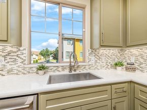 319 Basswood Cmn 15, Livermore CA 94551