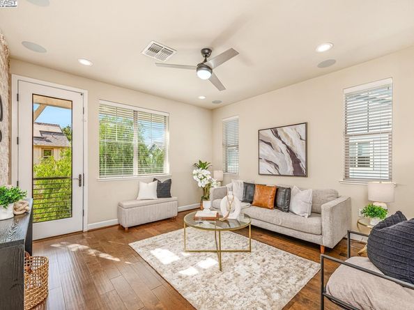 319 Basswood Cmn 15, Livermore CA 94551