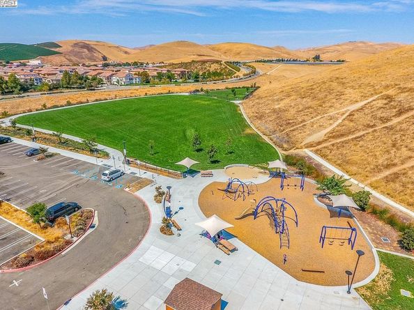 319 Basswood Cmn 15, Livermore CA 94551