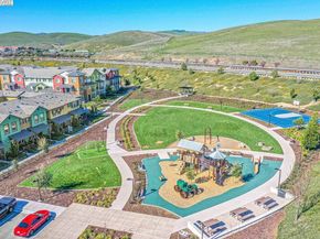319 Basswood Cmn 15, Livermore CA 94551