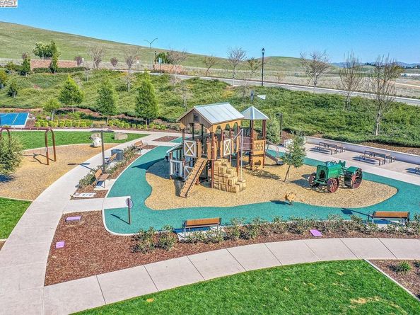 319 Basswood Cmn 15, Livermore CA 94551