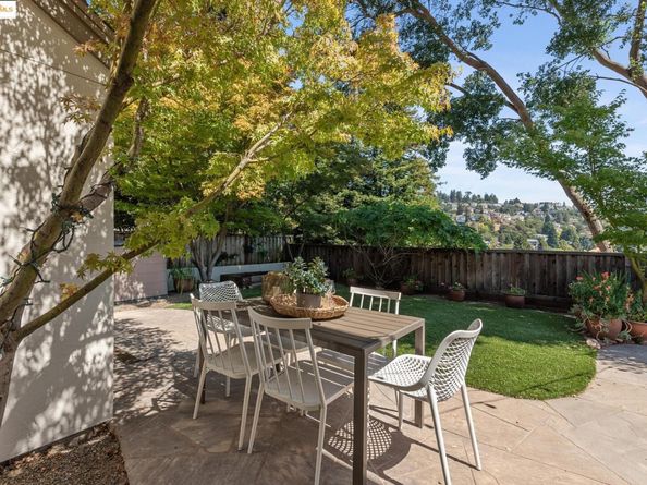 5966 Glenarms Dr, Oakland CA 94611