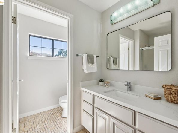 5966 Glenarms Dr, Oakland CA 94611