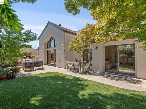 5966 Glenarms Dr, Oakland CA 94611