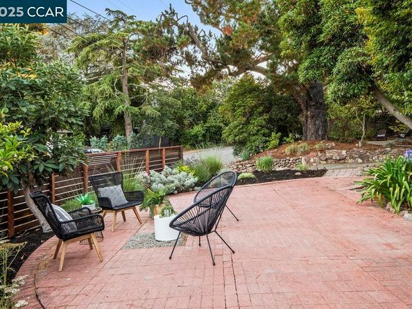 5621 Maxwelton Rd, Oakland CA 94618