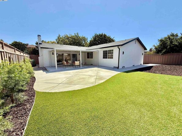 2409 Cherrywood Dr, Union City CA 94587