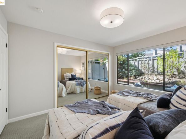 61 Starview Dr., Oakland CA 94618