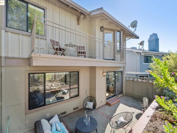 61 Starview Dr., Oakland CA 94618