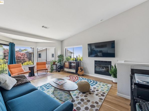 61 Starview Dr., Oakland CA 94618