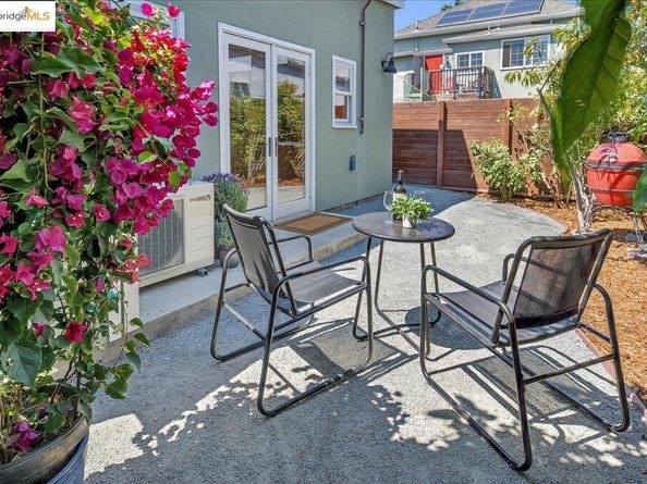 1522 Harmon Street, Berkeley CA 94703