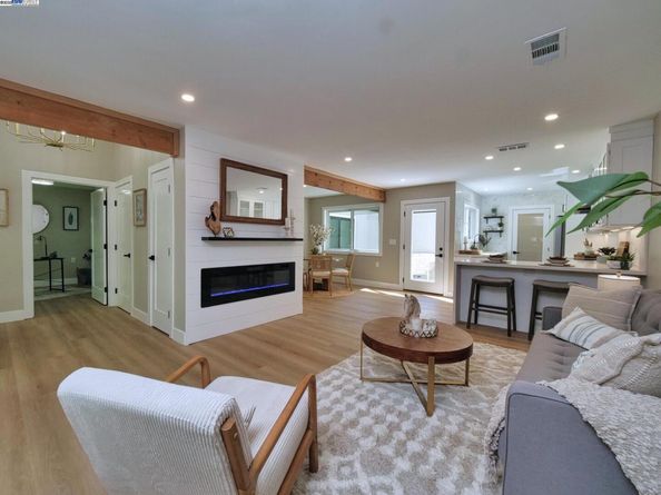 1209 Oakmont Drive 1, Walnut Creek CA 94595