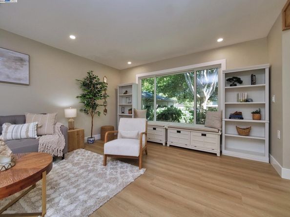 1209 Oakmont Drive 1, Walnut Creek CA 94595