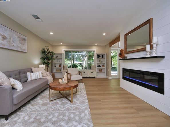 1209 Oakmont Drive 1, Walnut Creek CA 94595
