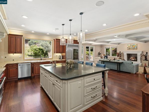 2540 Caballo Ranchero Dr, Diablo CA 94528