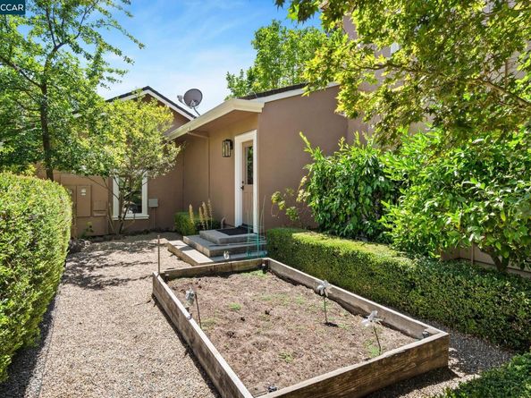 2540 Caballo Ranchero Dr, Diablo CA 94528