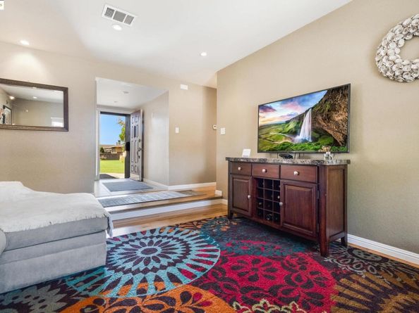 3555 Laurant Way, San Jose CA 95132