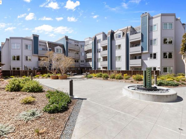 6400 Christie Avenue 1211, Emeryville CA 92608