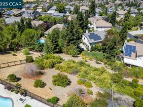 82 Bear Place, Clayton CA 94517