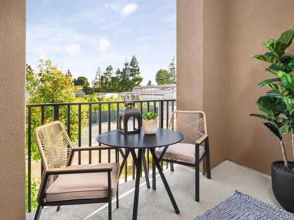 2021 Stanford Street, Alameda CA 94501