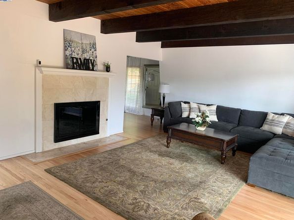 4515 Ewing Rd, Castro Valley CA 94546