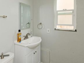 8415 Ney Ave, Oakland CA 94605