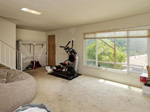 8415 Ney Ave, Oakland CA 94605