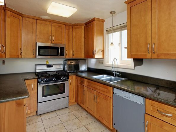 8415 Ney Ave, Oakland CA 94605