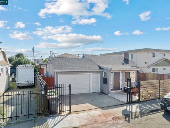 7447 Lockwood St, Oakland CA 94621
