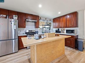 7447 Lockwood St, Oakland CA 94621