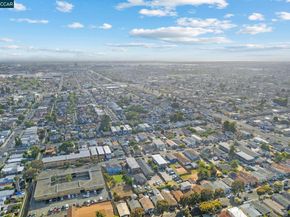 7447 Lockwood St, Oakland CA 94621