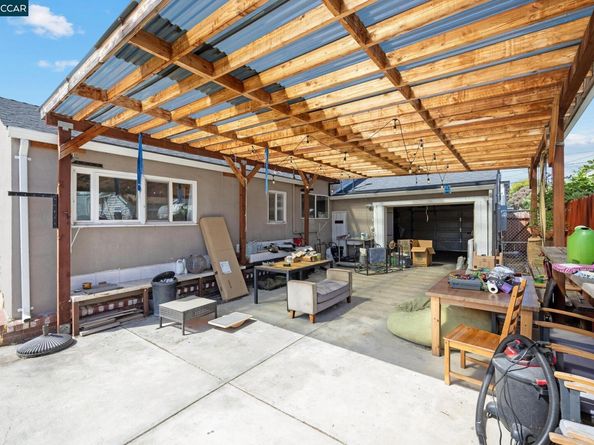 7447 Lockwood St, Oakland CA 94621