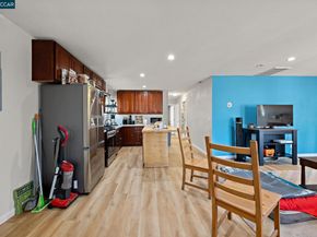 7447 Lockwood St, Oakland CA 94621