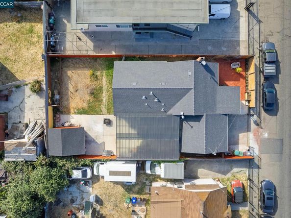 7447 Lockwood St, Oakland CA 94621
