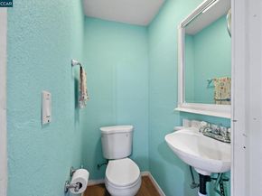 7447 Lockwood St, Oakland CA 94621