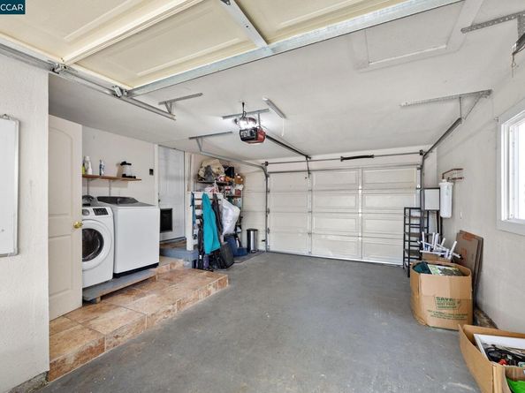7447 Lockwood St, Oakland CA 94621