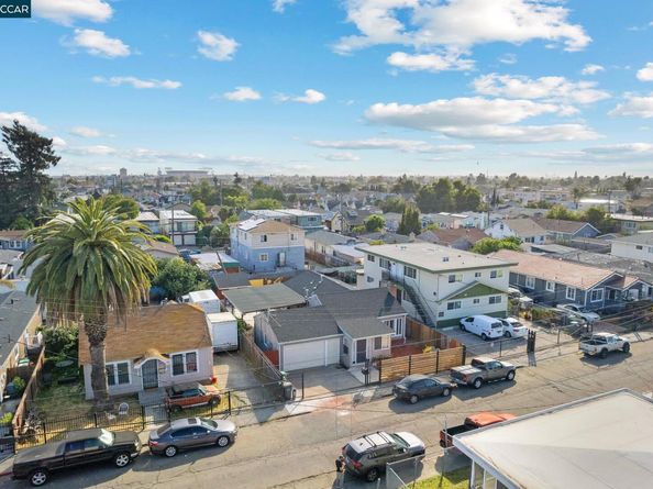 7447 Lockwood St, Oakland CA 94621