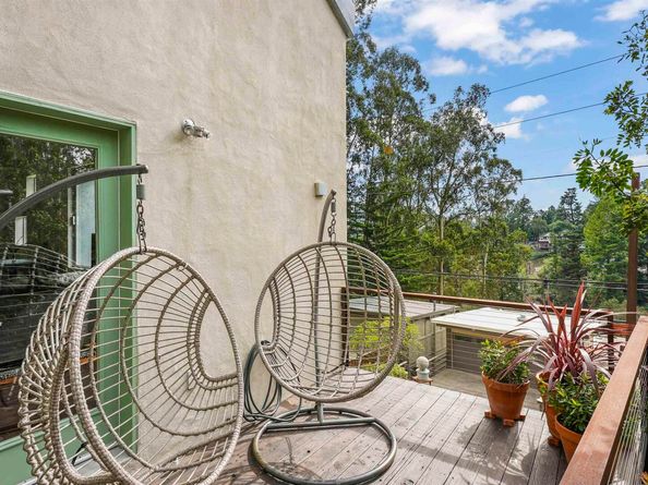 1828 Arrowhead Dr, Oakland CA 94611