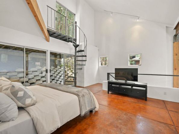 1828 Arrowhead Dr, Oakland CA 94611