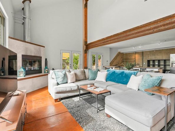 1828 Arrowhead Dr, Oakland CA 94611
