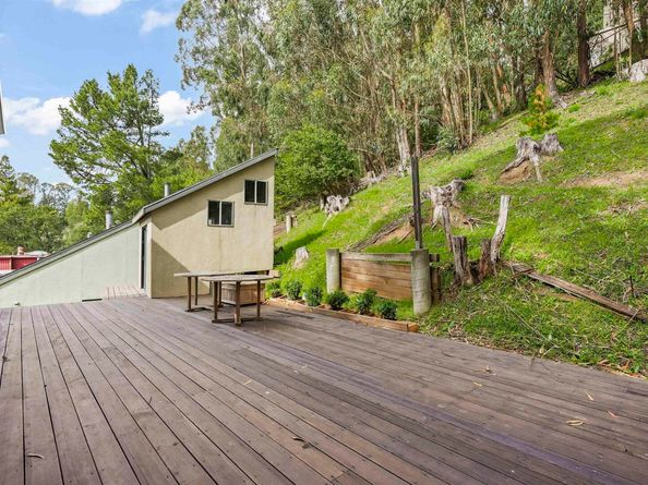 1828 Arrowhead Dr, Oakland CA 94611