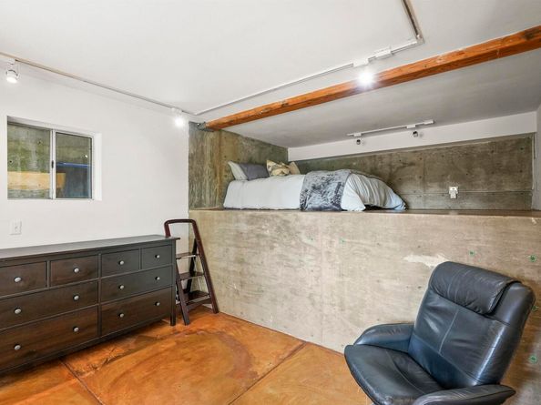 1828 Arrowhead Dr, Oakland CA 94611