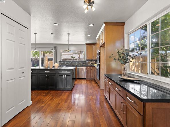 1237 Norwood Pl, Livermore CA 94550
