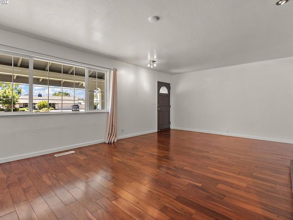 1237 Norwood Pl, Livermore CA 94550