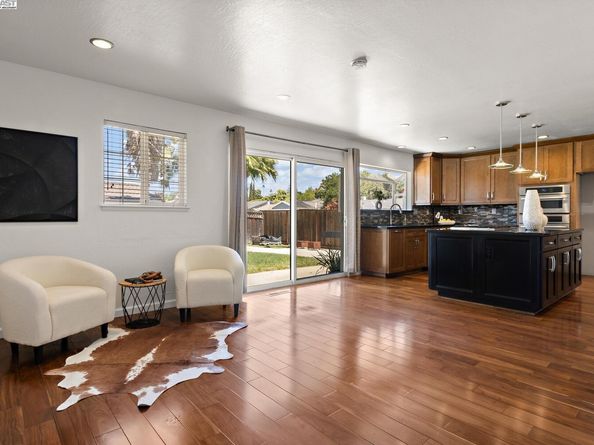 1237 Norwood Pl, Livermore CA 94550