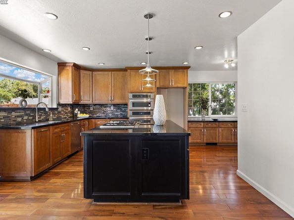 1237 Norwood Pl, Livermore CA 94550