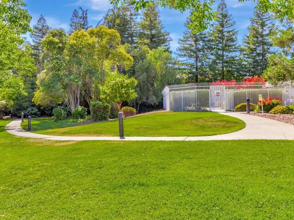 385 Kensington Cmn, Livermore CA 94551