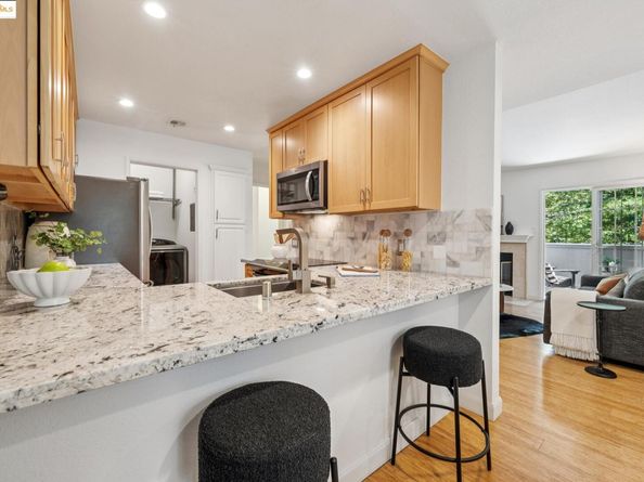 480 Canyon Oaks Dr G, Oakland CA 94605